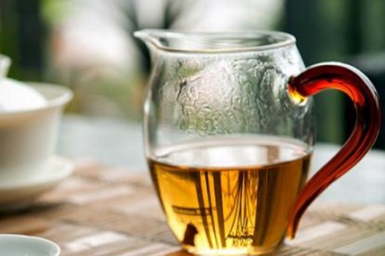 福鼎白茶能長(zhǎng)時(shí)間悶泡嗎，老白茶可以悶著喝嗎？