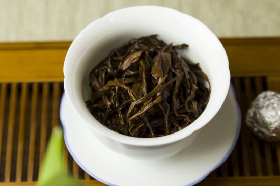 干吃茶葉致癌嗎，長期吃干茶葉的危害