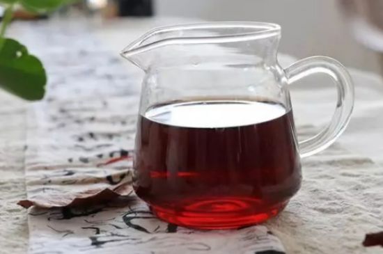 黑茶調(diào)理婦科病，女人喝黑茶好處太多了！