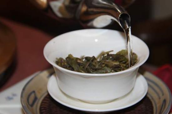 各類(lèi)茶的注水方式，不同的茶泡茶時(shí)怎么注水