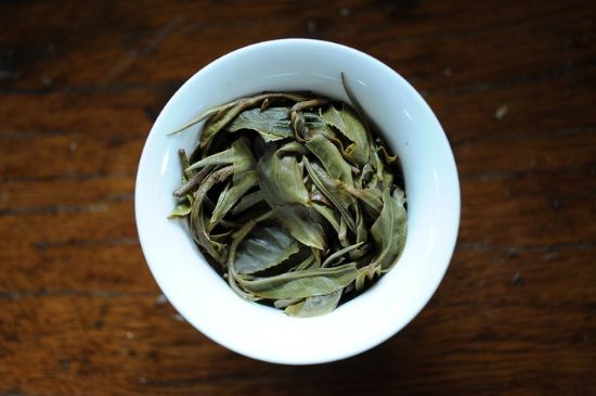 干吃茶葉致癌嗎，長期吃干茶葉的危害