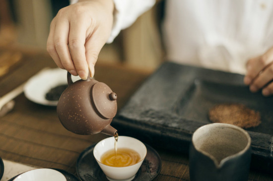 女人喝茶要行扣茶禮嗎，叩茶禮女士能用嗎？