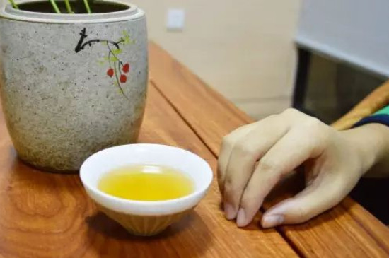 女人喝茶要行扣茶禮嗎，叩茶禮女士能用嗎？