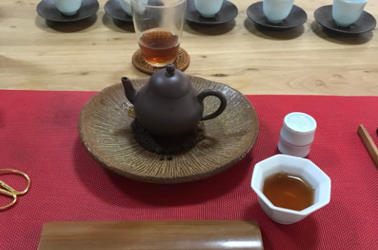 肉桂可以用紫砂壺沖泡嗎，紫砂壺能泡武夷巖茶肉桂用嗎？