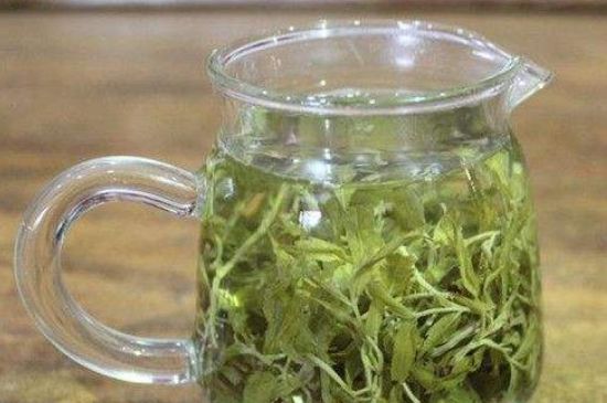 怎樣辨別莓茶發(fā)霉了，莓茶發(fā)霉和白霜的區(qū)別