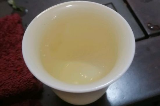 春茶上市白茶的好壞怎么區(qū)分，春白茶怎么分辨好不好？