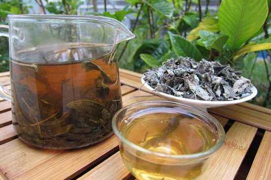 怎樣辨別莓茶發(fā)霉了，莓茶發(fā)霉和白霜的區(qū)別