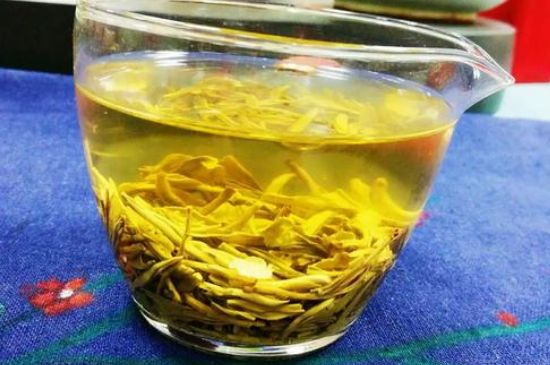 老茶和新茶哪個(gè)好，老茶好喝還是新茶好喝