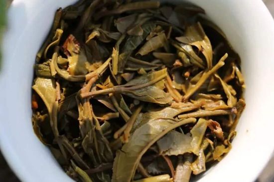 什么茶葉容易放香精，香精茶有什么危害？