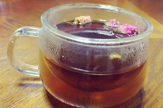 喝玫瑰花茶能祛斑嗎，玫瑰花茶有祛斑的功效嗎？