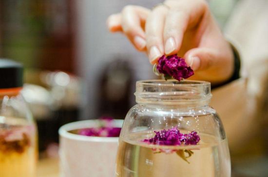 好玫瑰花茶多少錢一斤啊，玫瑰花茶價格多少錢合理？