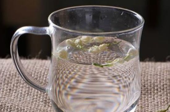 茉莉泡水禁忌，茉莉干花泡水的功效與禁忌