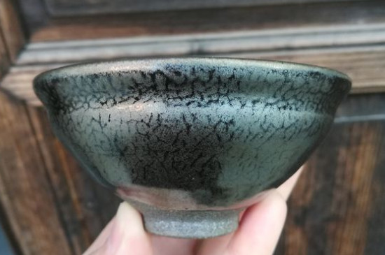 怎么鑒別建盞化學(xué)釉，真假建盞的對比與辨別