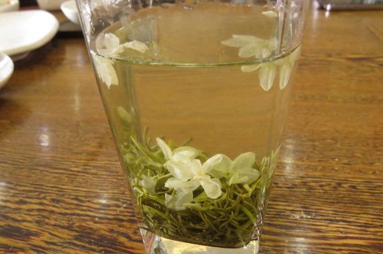 茉莉龍珠可以和什么一起泡茶，茉莉龍珠茶能加蜂蜜嗎？