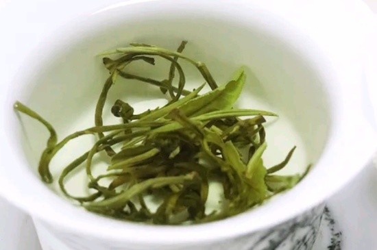 茉莉香珠跟龍珠有什么區(qū)別嗎，茉莉龍珠和茉莉香珠那個(gè)好？