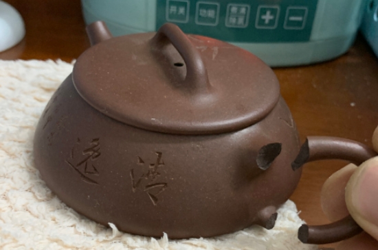 新買的紫砂壺為什么會(huì)裂，真的紫砂壺是不是很容易開裂？