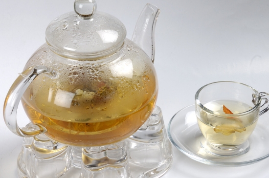 經(jīng)常菊花泡水好嗎，喝菊花茶有什么好處？