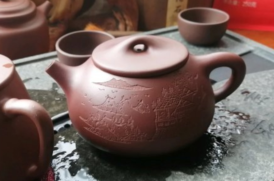 紫砂開(kāi)壺和不開(kāi)壺的區(qū)別，<a href=http://m.sdkjzx.com/chaju/zisha/ target=_blank class=infotextkey>紫砂壺開(kāi)壺</a>的正確方法及開(kāi)壺建議