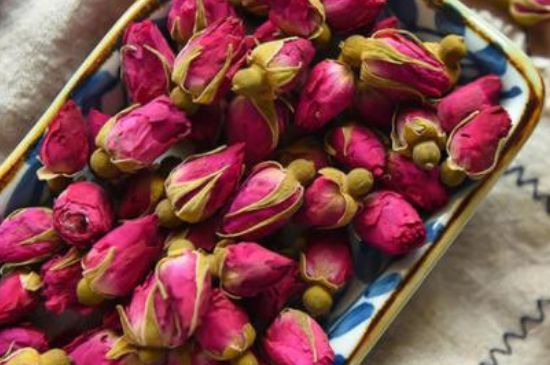 干玫瑰花泡水放幾顆，玫瑰花泡水一次放幾朵？