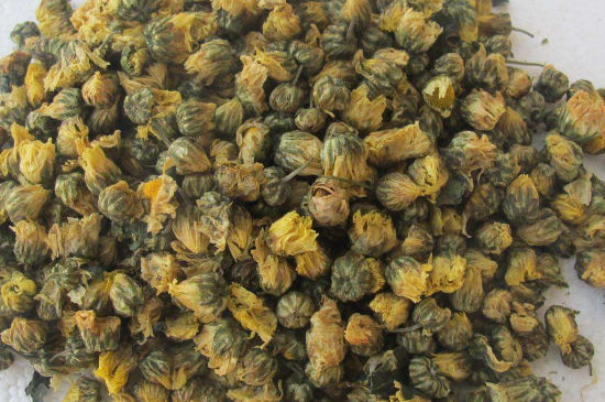 菊花茶大朵小朵有什么區(qū)別，菊花喝大朵還是小朵？