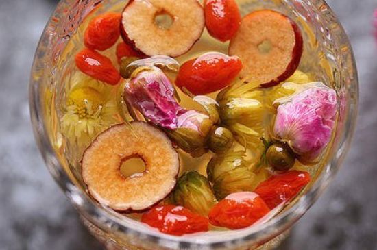 干玫瑰花泡水放幾顆，玫瑰花泡水一次放幾朵？