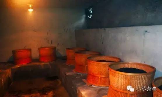 怎樣炭焙巖茶？揭秘武夷巖茶的炭焙技藝