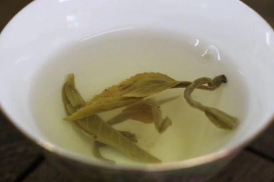 茉莉龍珠泡開(kāi)后為什么都是梗，茉莉龍珠泡開(kāi)后什么樣？