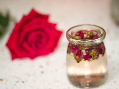 玫瑰花茶能豐胸嗎，天然豐胸花茶