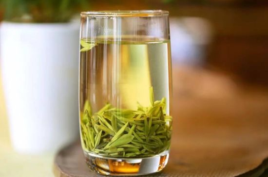 雀舌和竹葉青的區(qū)別，雀舌對(duì)比竹葉青圖片