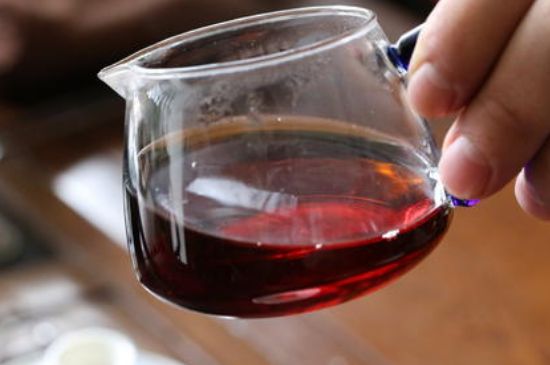 茯磚茶與普洱茶哪個(gè)好，茯茶和普洱茶口味區(qū)別