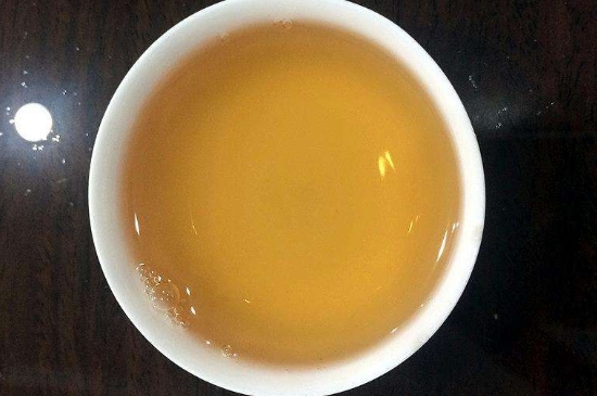 白茶三年為藥七年為寶的原理，為什么說一年茶三年藥七年寶？