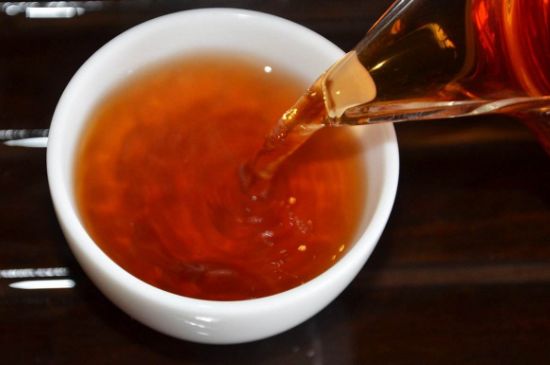 茯磚茶與普洱茶哪個(gè)好，茯茶和普洱茶口味區(qū)別