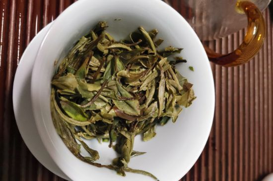 7年壽眉和2年白牡丹哪個好，老白茶壽眉與白牡丹的口感區(qū)別