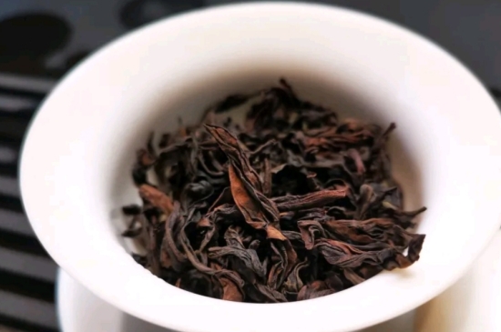 長(zhǎng)期喝巖茶會(huì)上火嗎？巖茶這樣喝了容易上火！