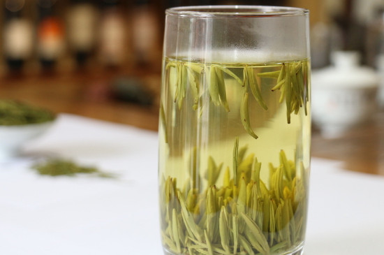 竹葉青茶泡不立起來怎么回事，竹葉青茶怎么泡立起來