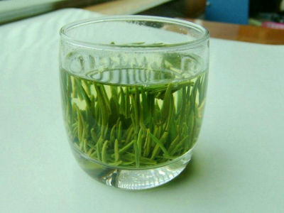 竹葉青茶怎么樣，檔次較高味道略苦價格比較貴