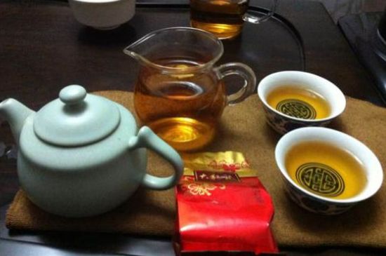 肉桂茶和大紅袍哪個貴，武夷山肉桂與大紅袍的價格比較