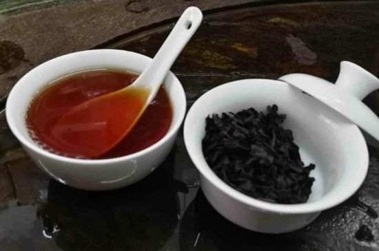 肉桂茶和大紅袍哪個貴，武夷山肉桂與大紅袍的價格比較