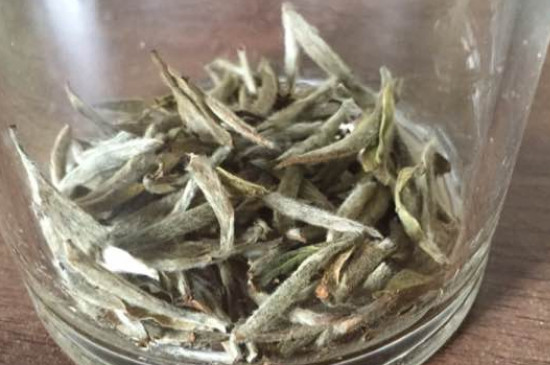 白毫銀針年份越久越好嗎，銀針白毫是否越陳越好