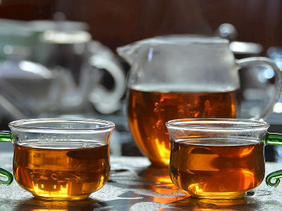 紅茶和綠茶的區(qū)別，常喝紅茶好還是綠茶好？