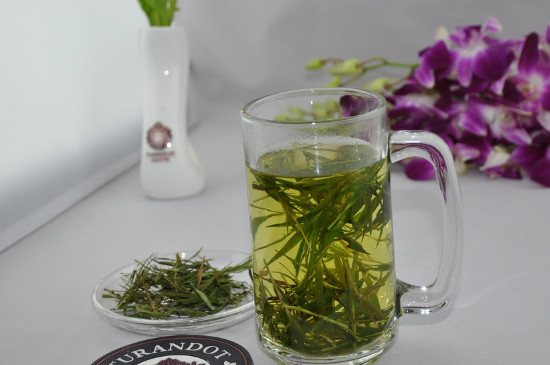 竹葉青茶泡不立起來怎么回事，竹葉青茶怎么泡立起來