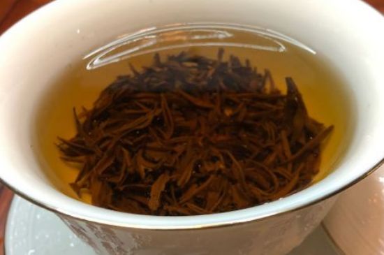 女人晚上喝紅茶好嗎，女人紅茶啥時候喝最好？