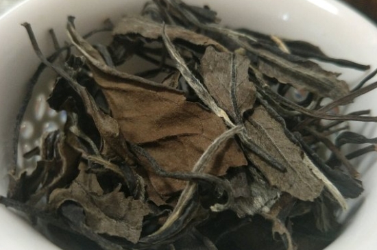 福鼎白茶貢眉和壽眉的區(qū)別，壽眉與貢眉有什么區(qū)別