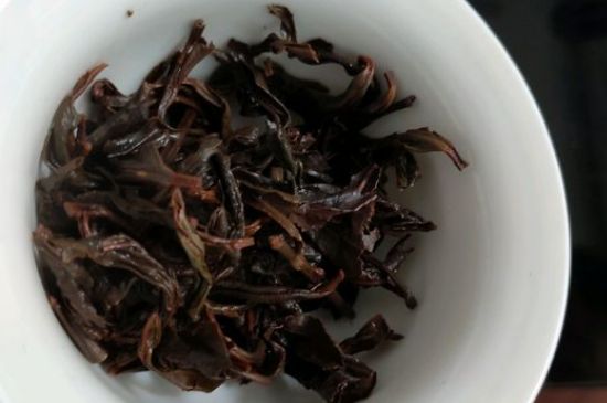 正山小種喝起來苦澀有點(diǎn)酸對嗎，正山小種發(fā)酸有害嗎