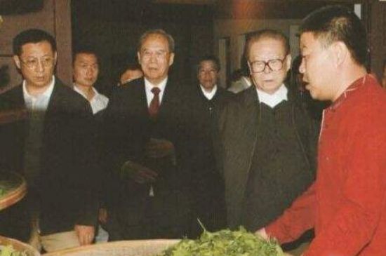 母樹大紅袍給誰喝了，為什么母樹大紅袍叫三棵六株？