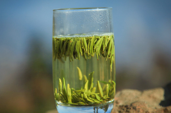 竹葉青茶泡不立起來怎么回事，竹葉青茶怎么泡立起來