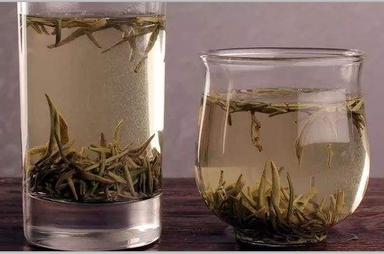西湖龍井茶毫和發(fā)霉區(qū)別圖片，長霉的龍井茶葉會是什么樣？