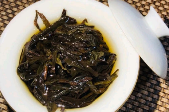 長(zhǎng)期喝巖茶會(huì)上火嗎？巖茶這樣喝了容易上火！