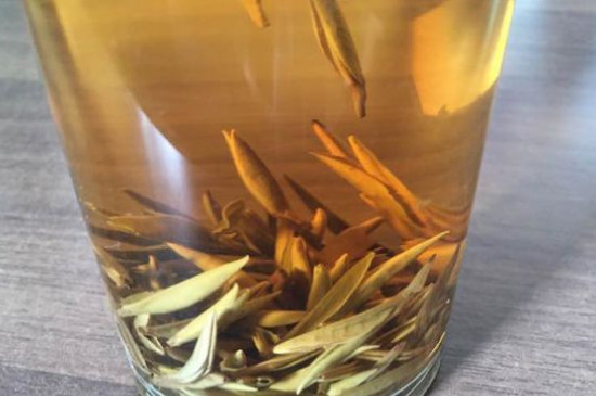 白毫銀針年份久的有什么香，陳年白毫銀針的香氣