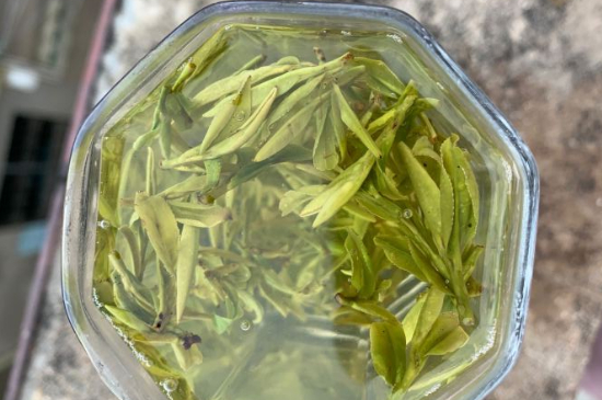 西湖龍井茶頭采和二采區(qū)別，明前龍井一采和二采什么味道？